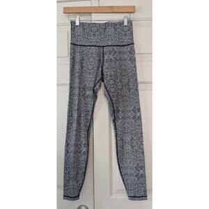 Greyson Navy White Labyrinth Luna Leggings